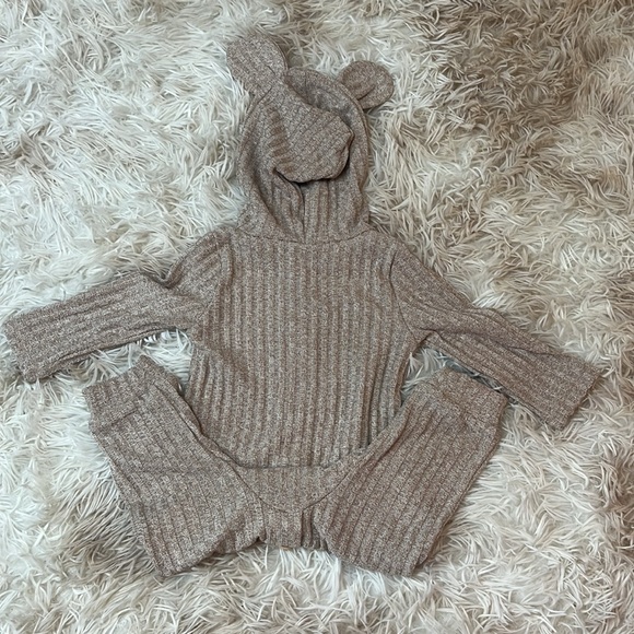 6-9 m one piece with hood with ears NWTs - Picture 3 of 5